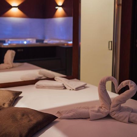 Wellness Relax - Luxusni Hotel Praga Esterno foto