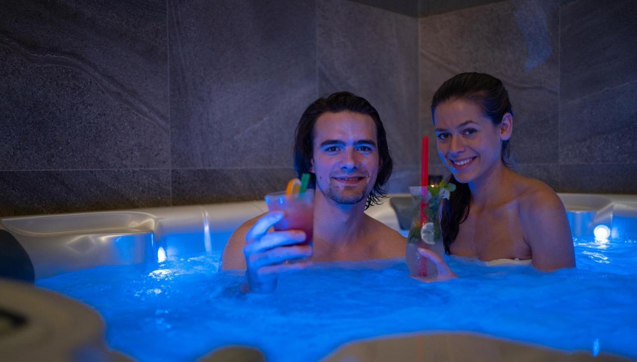 Wellness Relax - Luxusni Hotel Praga Esterno foto