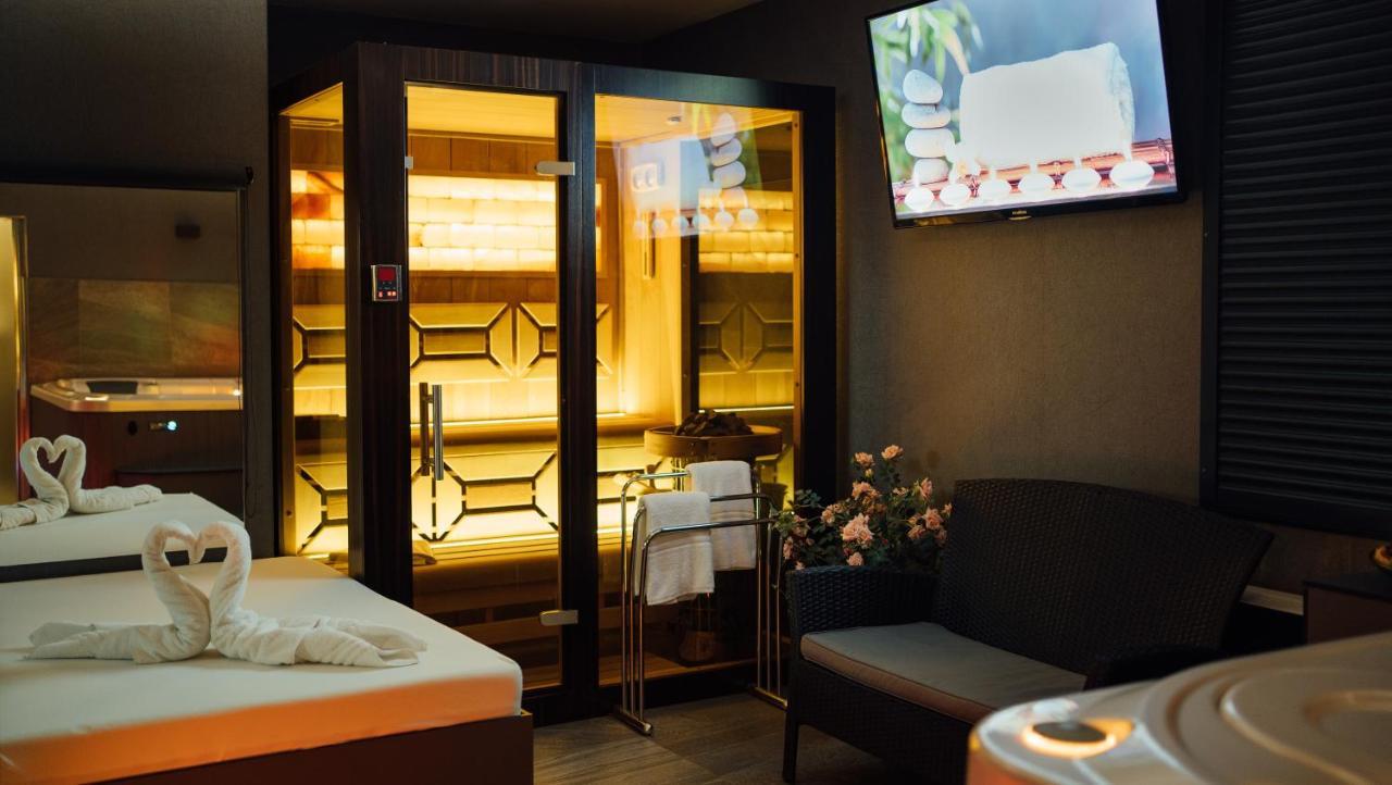 Wellness Relax - Luxusni Hotel Praga Esterno foto