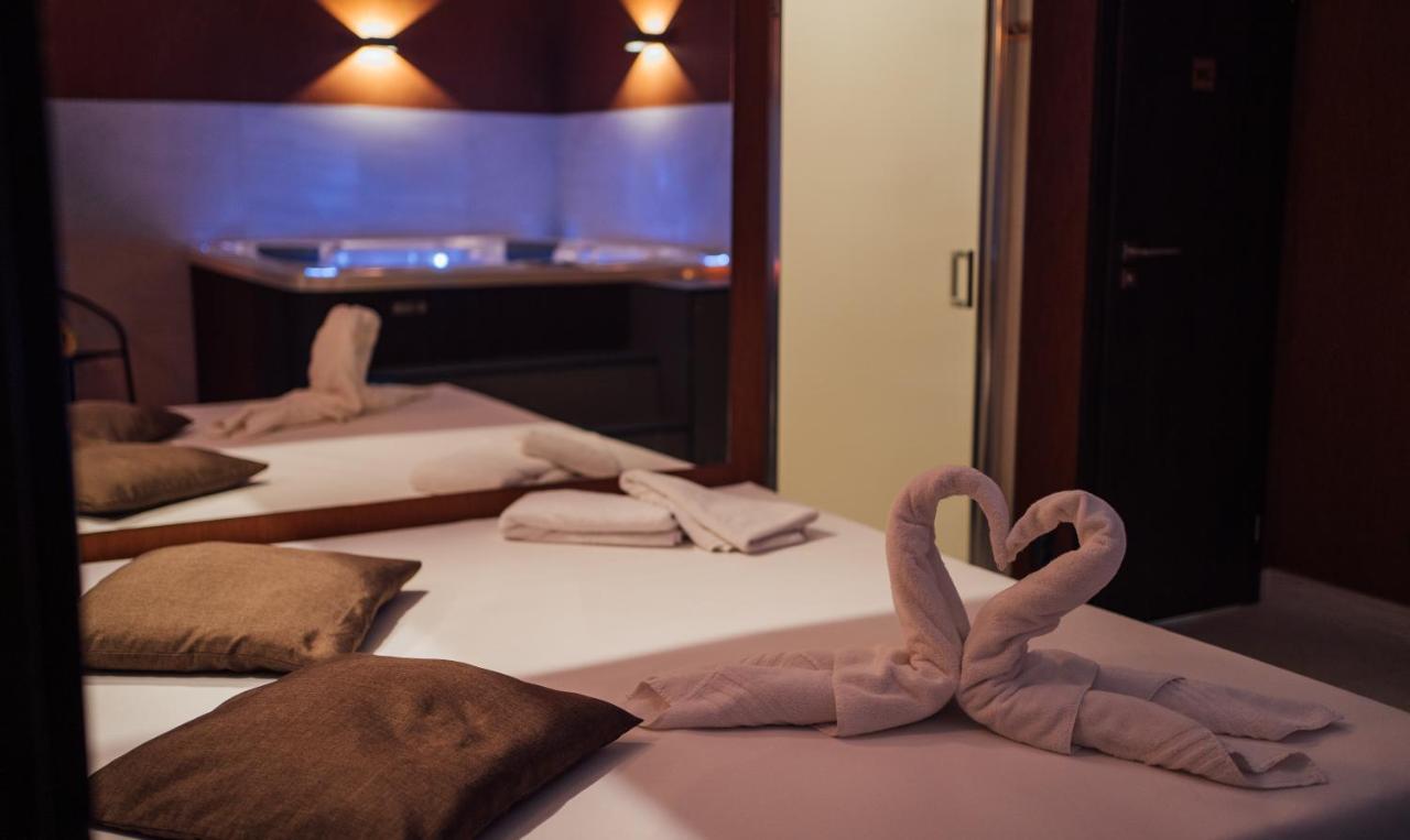 Wellness Relax - Luxusni Hotel Praga Esterno foto